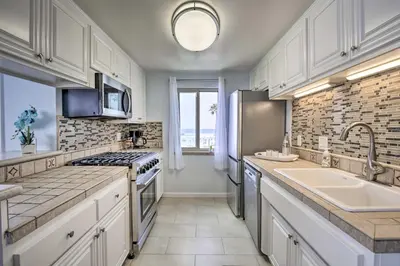 Gallery image of 315A Surf & Sand View 50 Steps To The Sand in Oceanside