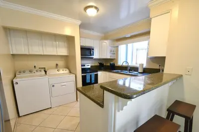Gallery image of Newport Beach Getaway in Newport Beach