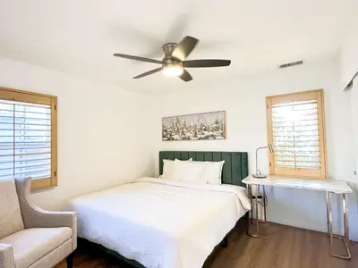 a bedroom with a bed and a ceiling fan at Comfort Retreat 3B3B Villa in Quail Hill Irvine in Irvine