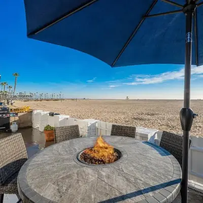 Charming 2 Story and 4 Bedroom Home on the Boardwalk