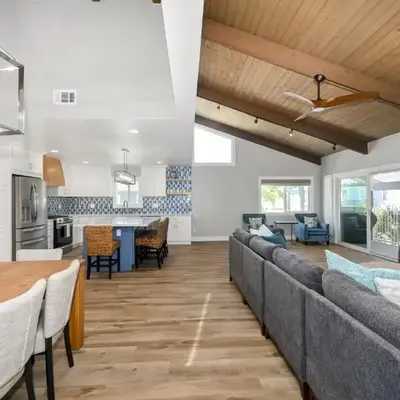 Brand New Modern Home by the Beach with Patio & BBQ