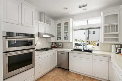Gallery image of Luxury stunning beach home with rooftop - Ocean View! in Oceanside