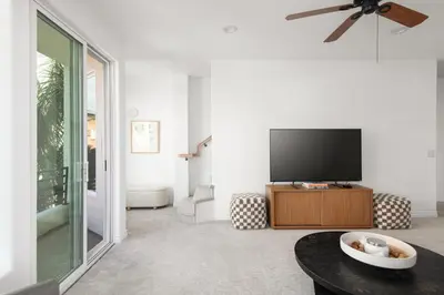 Gallery image of Luxury stunning beach home with rooftop - Ocean View! in Oceanside