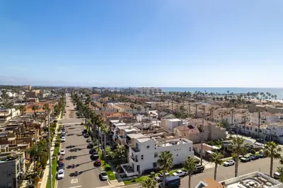 Gallery image of Luxury stunning beach home with rooftop - Ocean View! in Oceanside
