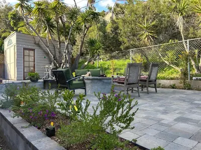 Gallery image of Big Red Lodge Cottage in San Diego
