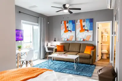 Gallery image of Large-Studio-Balcony-Desk-AC-Full-Kitchen in San Diego