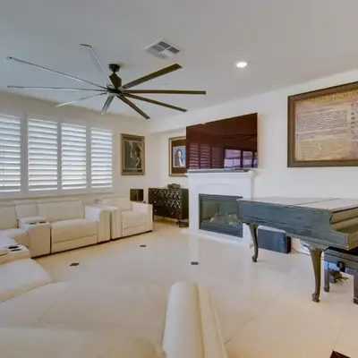 Luxurious and Spacious Family Duplex in Menifee!