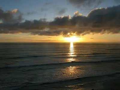 a sunset over the ocean with the sun setting at Ocean Infinity - DMBC727B in Solana Beach
