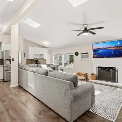 15 Min to Beach and Zoo - Hot Tub - Cozy Fire Villa Pit