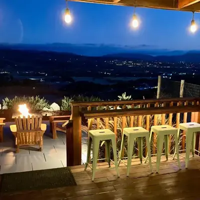 The Hilltop Haven - Romantic Getaway Suite