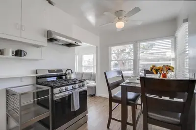 Gallery image of Tourmaline Beach Cottage South -Steps to Ocean, AC in San Diego