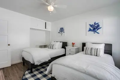Gallery image of Tourmaline Beach Cottage South -Steps to Ocean, AC in San Diego