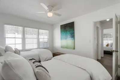 Gallery image of Tourmaline Beach Cottage South -Steps to Ocean, AC in San Diego