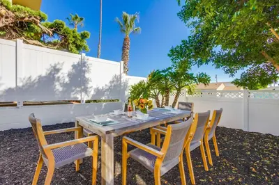 Gallery image of Tourmaline Beach Cottage South -Steps to Ocean, AC in San Diego