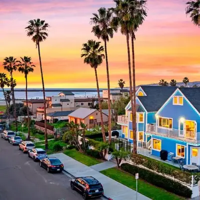 Ocean Beach Cottage with Views