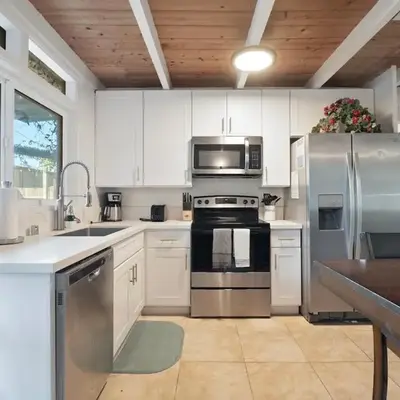 Heart of La Jolla Village cottage