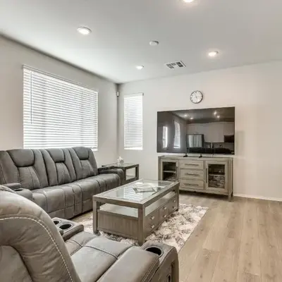 Near Hospitals Home with Pool Access in Temecula