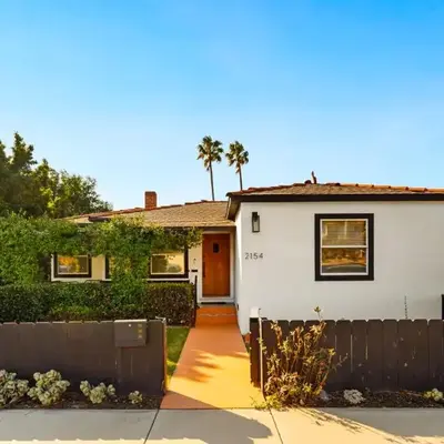 Little Italy Delight 3 bedroom backyard parking
