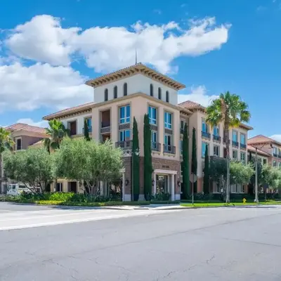 Elegant New 2BR Luxury Home in Irvine