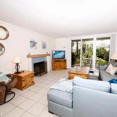 G7 - Cozy Beach Cottage