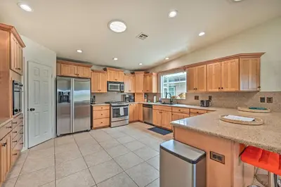 Gallery image of Oceanside Retreat with Balcony - Walk to Beach! in Oceanside
