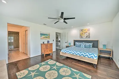 Gallery image of Oceanside Retreat with Balcony - Walk to Beach! in Oceanside